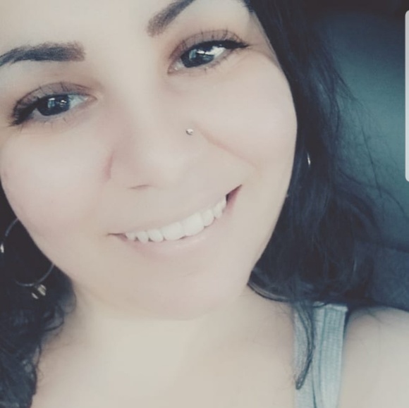 Meet your Posher, Cindia - Picture 2 of 2